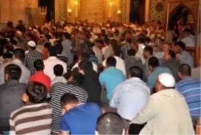 Selimiye Camii'nde Kandil Coşkusu Selimiye Camii'nde Kandil Coşkusu