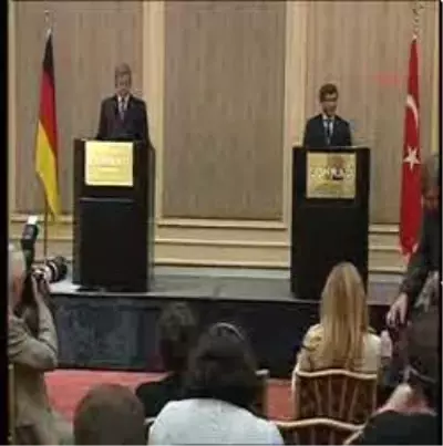 Davutoğlu'ndan Eksen Kaymadı Mesajı Davutoğlu'ndan Eksen Kaymadı Mesajı