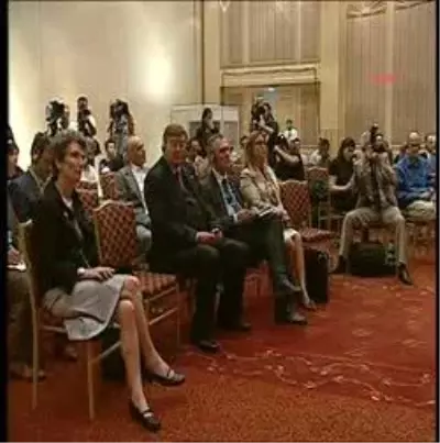 Davutoğlu'ndan Eksen Kaymadı Mesajı Davutoğlu'ndan Eksen Kaymadı Mesajı
