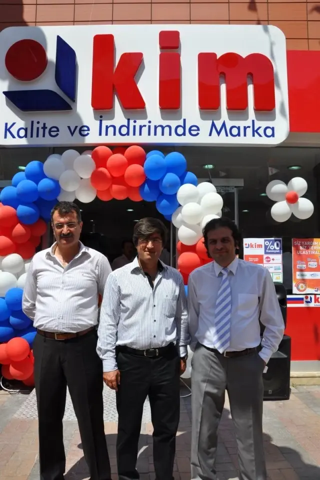 Kim Market, 3 Mağaza Birden Açtı Kim Market, 3 Mağaza Birden Açtı