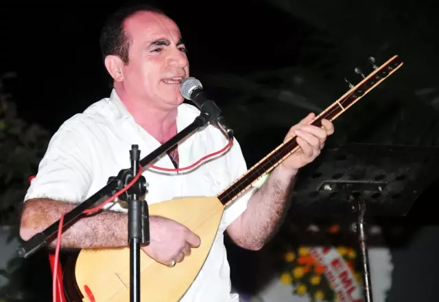 Türkülerle Halaylarla Dolu Bir Gece