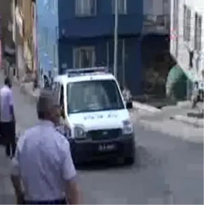 Sigara İçen Kadına Saldırı Sigara İçen Kadına Saldırı