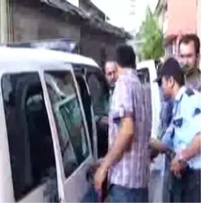 Sigara İçen Kadına Saldırı Sigara İçen Kadına Saldırı