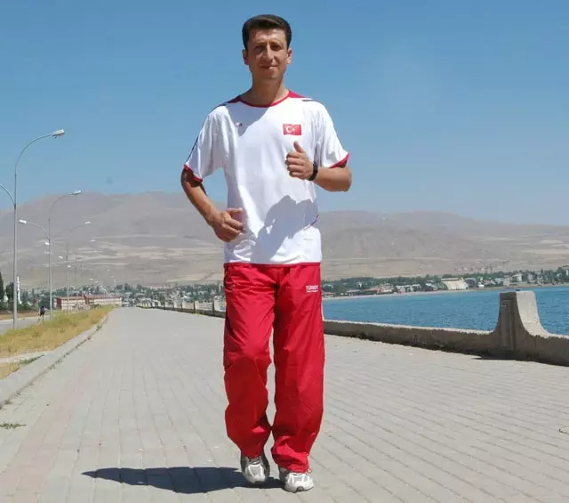 Milli Atlet Serdar Durer, Spor Hayatına Veda Etti Milli Atlet Serdar Durer, Spor Hayatına Veda Etti