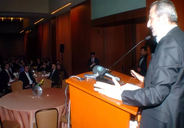 Ekonomi Bakanı Çağlayan: Türkiye'nin Ekonomisi Kaya Gibi Ekonomi Bakanı Çağlayan: Türkiye'nin Ekonomisi Kaya Gibi