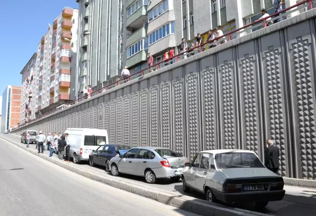 Alt Geçitte Zincirleme Kaza Trafiği Kilitledi Alt Geçitte Zincirleme Kaza Trafiği Kilitledi