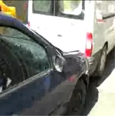 Alt Geçitte Zincirleme Kaza Alt Geçitte Zincirleme Kaza