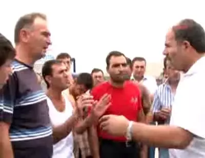 İşçiler, Hastanenin Yapımını Durdurdu İşçiler, Hastanenin Yapımını Durdurdu