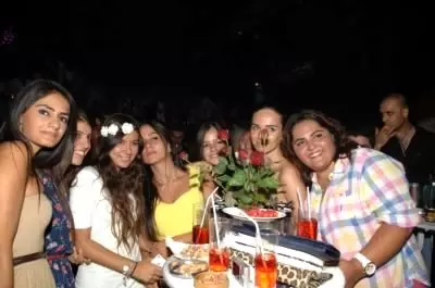 Marmaris Gülşen'le Eğlendi Marmaris Gülşen'le Eğlendi