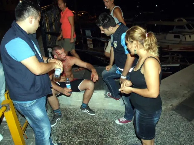 Başına Şişeyle Vurulan İngiliz Turist Şikayetçi Olmadı Başına Şişeyle Vurulan İngiliz Turist Şikayetçi Olmadı