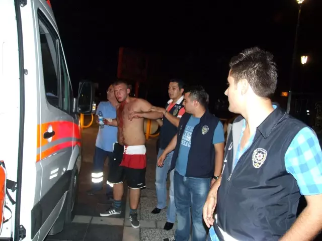 Başına Şişeyle Vurulan İngiliz Turist Şikayetçi Olmadı Başına Şişeyle Vurulan İngiliz Turist Şikayetçi Olmadı