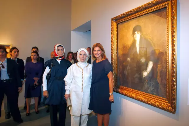 12. İstanbul Bienali 12. İstanbul Bienali