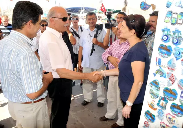 Ak Partili Vekil, Bodrum Liman Gümrüğü'nde İnceleme Ak Partili Vekil, Bodrum Liman Gümrüğü'nde İnceleme