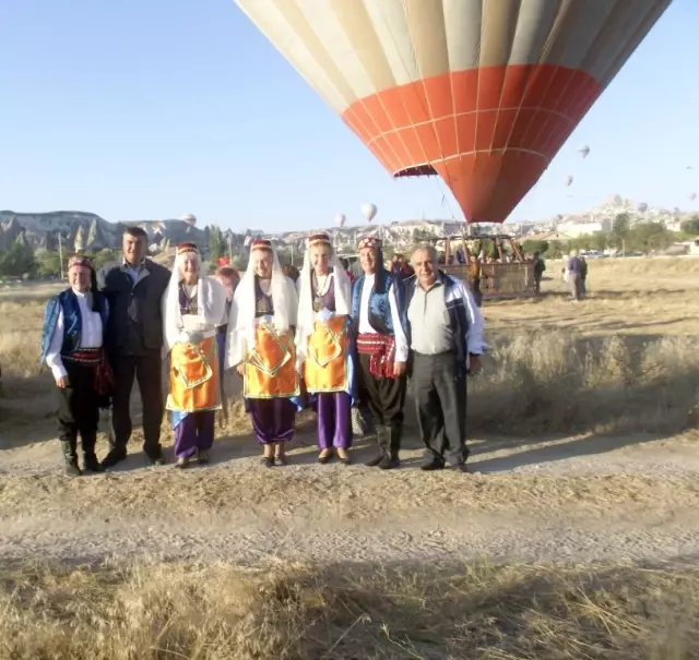 Ölüdenizli Yarenler, Keramettin Yılmaz'a Üstün Hizmet Ödülü Getirdi Ölüdenizli Yarenler, Keramettin Yılmaz'a Üstün Hizmet Ödülü Getirdi