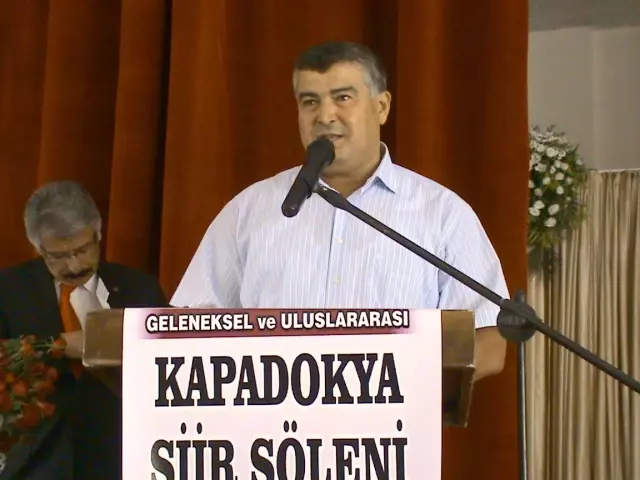 Ölüdenizli Yarenler, Keramettin Yılmaz'a Üstün Hizmet Ödülü Getirdi Ölüdenizli Yarenler, Keramettin Yılmaz'a Üstün Hizmet Ödülü Getirdi