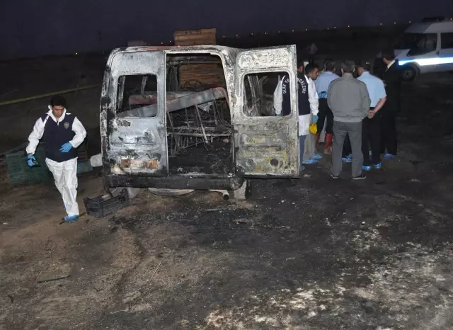 Minibüste Yanarak Ölen Çocuklar Gözyaşlarıyla Toprağa Verildi