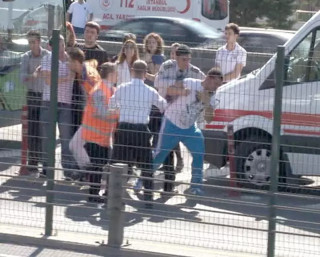 Metrobüste Ölüm Kavgaya Neden Oldu Metrobüste Ölüm Kavgaya Neden Oldu