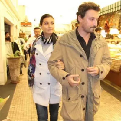 Tuba Büyüküstün'ün Karnı Burnunda
Tuba Büyüküstün'ün Karnı Burnunda