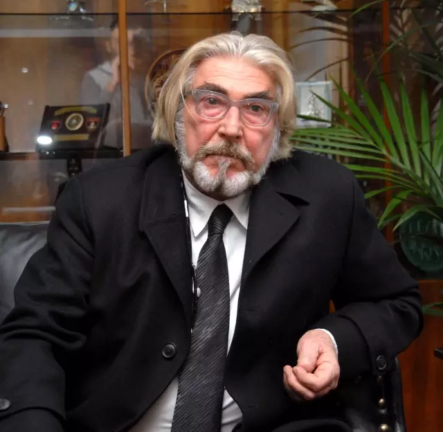 Erdal Özyağcılar'dan Yeni Dizi