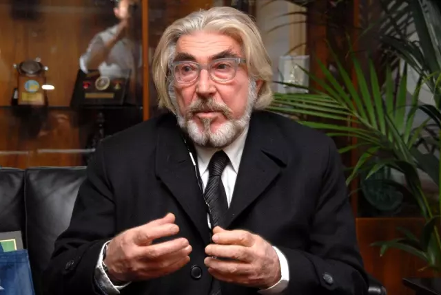 Erdal Özyağcılar'dan Yeni Dizi