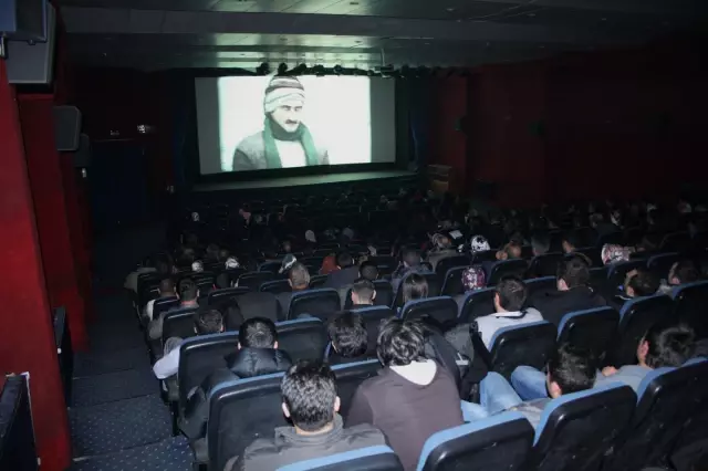 'Allah'ın Sadık Kulu Barla' Filmi Kars'ta Büyük İlgi Görüyor 'Allah'ın Sadık Kulu Barla' Filmi Kars'ta Büyük İlgi Görüyor