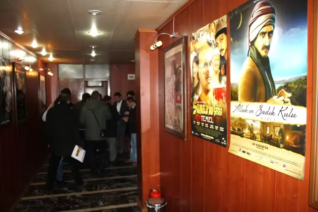 'Allah'ın Sadık Kulu Barla' Filmi Kars'ta Büyük İlgi Görüyor 'Allah'ın Sadık Kulu Barla' Filmi Kars'ta Büyük İlgi Görüyor