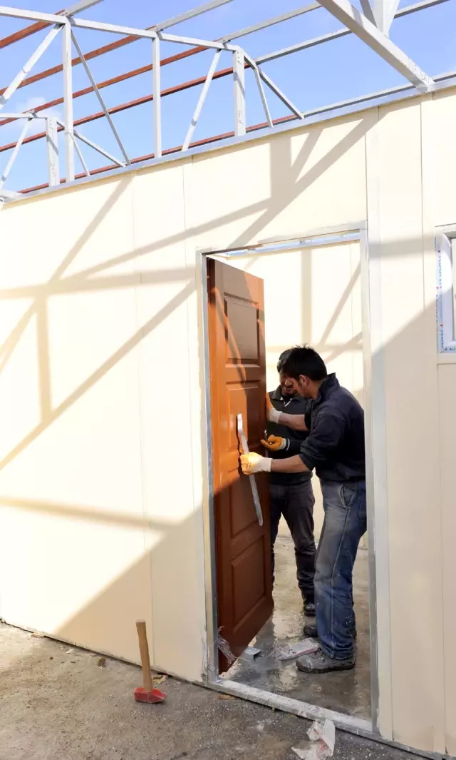 Erciş'teki Öğretmenlere Prefabrik Kent Erciş'teki Öğretmenlere Prefabrik Kent