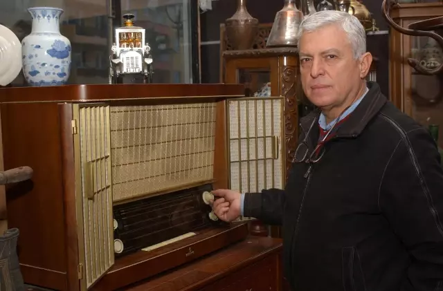 23 Yılda 700 Antika Lambalı Radyo Topladı Haberler