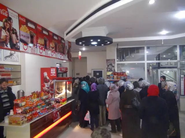Allah'ın Sadık Kulu Barla'yı Karaman'da 13 Bin 50 Kişi İzledi Allah'ın Sadık Kulu Barla'yı Karaman'da 13 Bin 50 Kişi İzledi