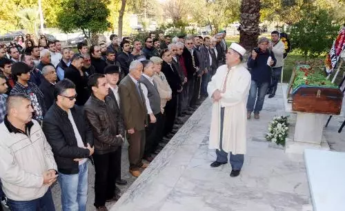 'viyolonselin Dahi Çocuğu' Fethiye'de Toprağa Verildi 'viyolonselin Dahi Çocuğu' Fethiye'de Toprağa Verildi