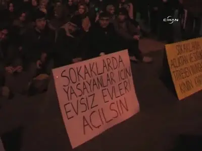 Evsizler İçin Yapılan Eyleme Numan Kurtulmuş da Katıldı (Özel) Evsizler İçin Yapılan Eyleme Numan Kurtulmuş da Katıldı (Özel)