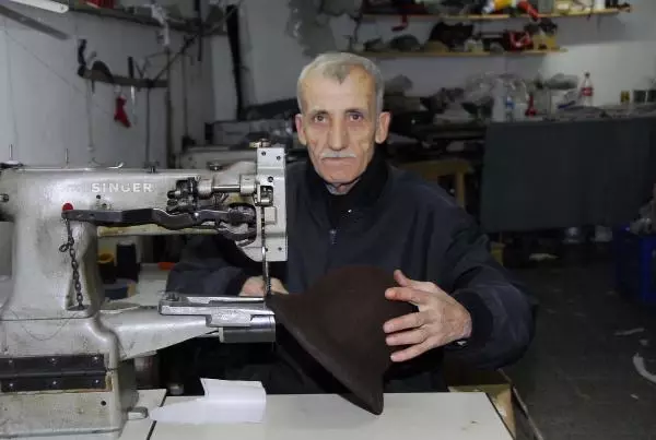 Izmir In 50 Yillik Fotr Sapka Ustasi Haberler