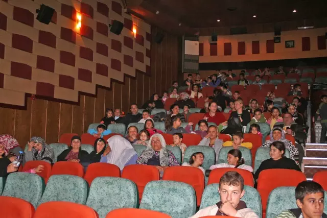 Roman Vatandaşlar 'Allah'ın Sadık Kulu: Barla' Filminde Buluştu Roman Vatandaşlar 'Allah'ın Sadık Kulu: Barla' Filminde Buluştu