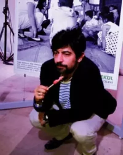Çocukluğunu Yaşayamamış!