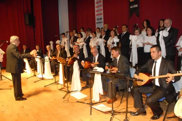 Güzel Sanatlar Kültür Derneğin'den Türkü Ziyafeti Güzel Sanatlar Kültür Derneğin'den Türkü Ziyafeti