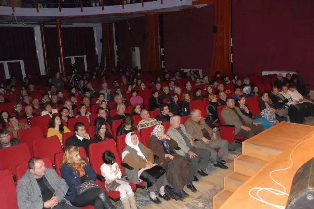 Güzel Sanatlar Kültür Derneğin'den Türkü Ziyafeti Güzel Sanatlar Kültür Derneğin'den Türkü Ziyafeti