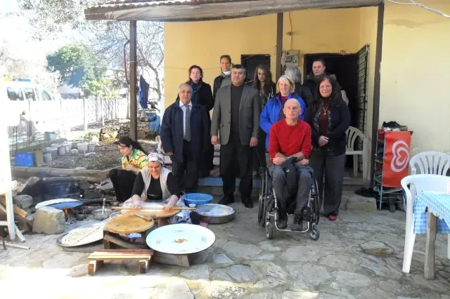 Yerleşik Yabancılar Türk Kültürünü Öğreniyor Yerleşik Yabancılar Türk Kültürünü Öğreniyor