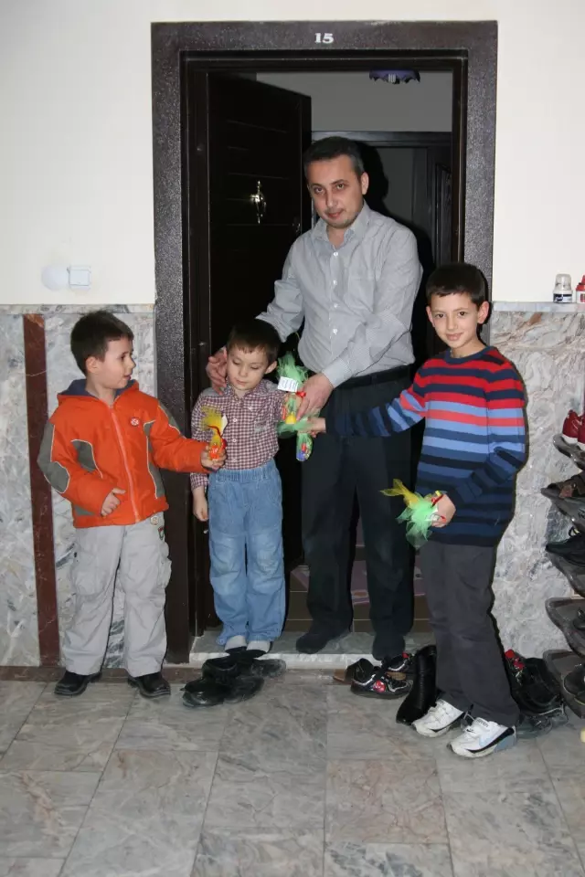 Küçük Çocukların Büyük Davranışı, Komşudan Tam Not Aldı