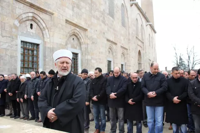 Suriye'de Ölenler İçin Ulucami'de Gıyabi Cenaze Namazı