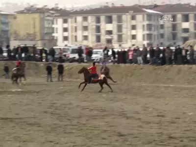 Cirit Gösterilerinde İstenmeyen Kaza Cirit Gösterilerinde İstenmeyen Kaza