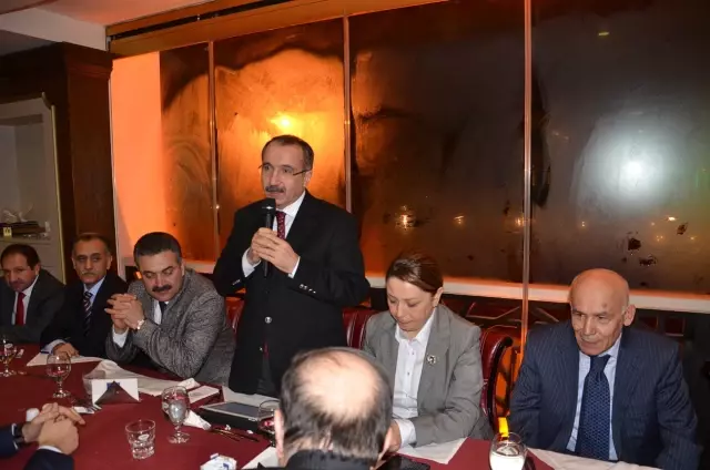 Darendeliler Ankara'da Bakan Dinçer ile Bir Araya Geldi Darendeliler Ankara'da Bakan Dinçer ile Bir Araya Geldi