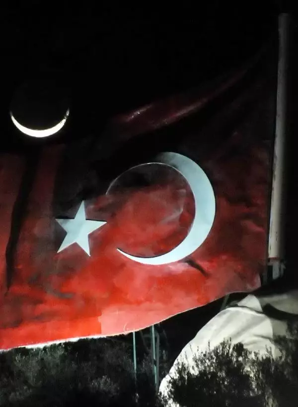 Bayrakta Hilal Buluşması Haberler
