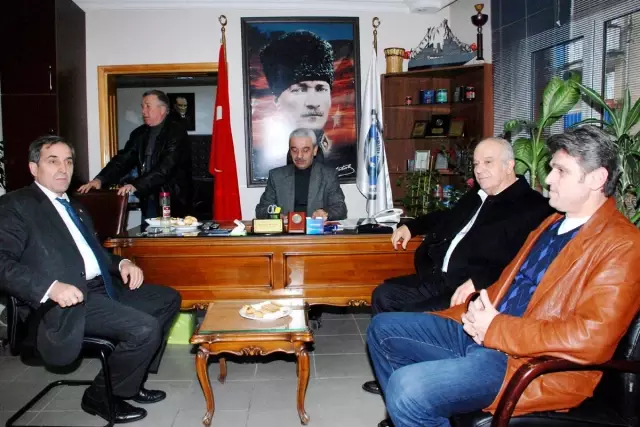 Mudanya Zeytin Kooperatifi'ne Ziyaretçi Akını Mudanya Zeytin Kooperatifi'ne Ziyaretçi Akını