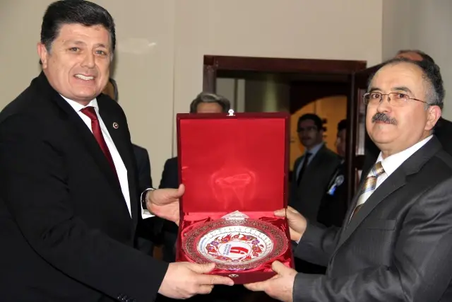 Vergi Rekortmenleri Yemekte Buluştu Vergi Rekortmenleri Yemekte Buluştu