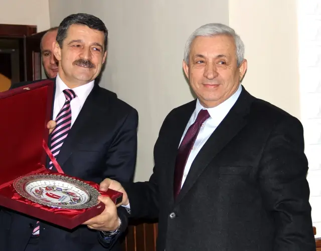Vergi Rekortmenleri Yemekte Buluştu Vergi Rekortmenleri Yemekte Buluştu