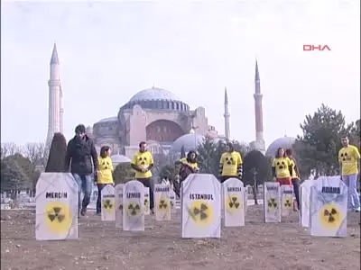 Sultanahmet Meydanı'nda Nükleer Eylemi Sultanahmet Meydanı'nda Nükleer Eylemi