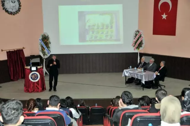 Kimyagerler Derneği Erzincan Üniversitesi'nde Panel Düzenledi Kimyagerler Derneği Erzincan Üniversitesi'nde Panel Düzenledi
