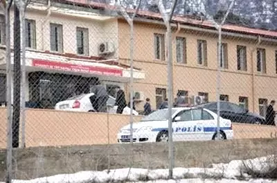 Pozantı'daki İddiayı Ortaya Atan T.t. de Kck'dan Gözaltında Pozantı'daki İddiayı Ortaya Atan T.t. de Kck'dan Gözaltında