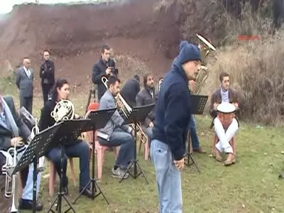 Flarmoni Orkestrası Köyde Konser Verdi Flarmoni Orkestrası Köyde Konser Verdi