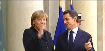 'Merkel Desteği' Sarkozy'e Oy Kaybettirdi'